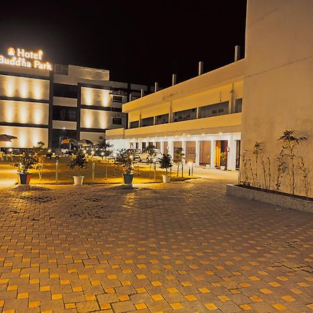 Hotel Buddha Park, Paharia, Варанаси Экстерьер фото
