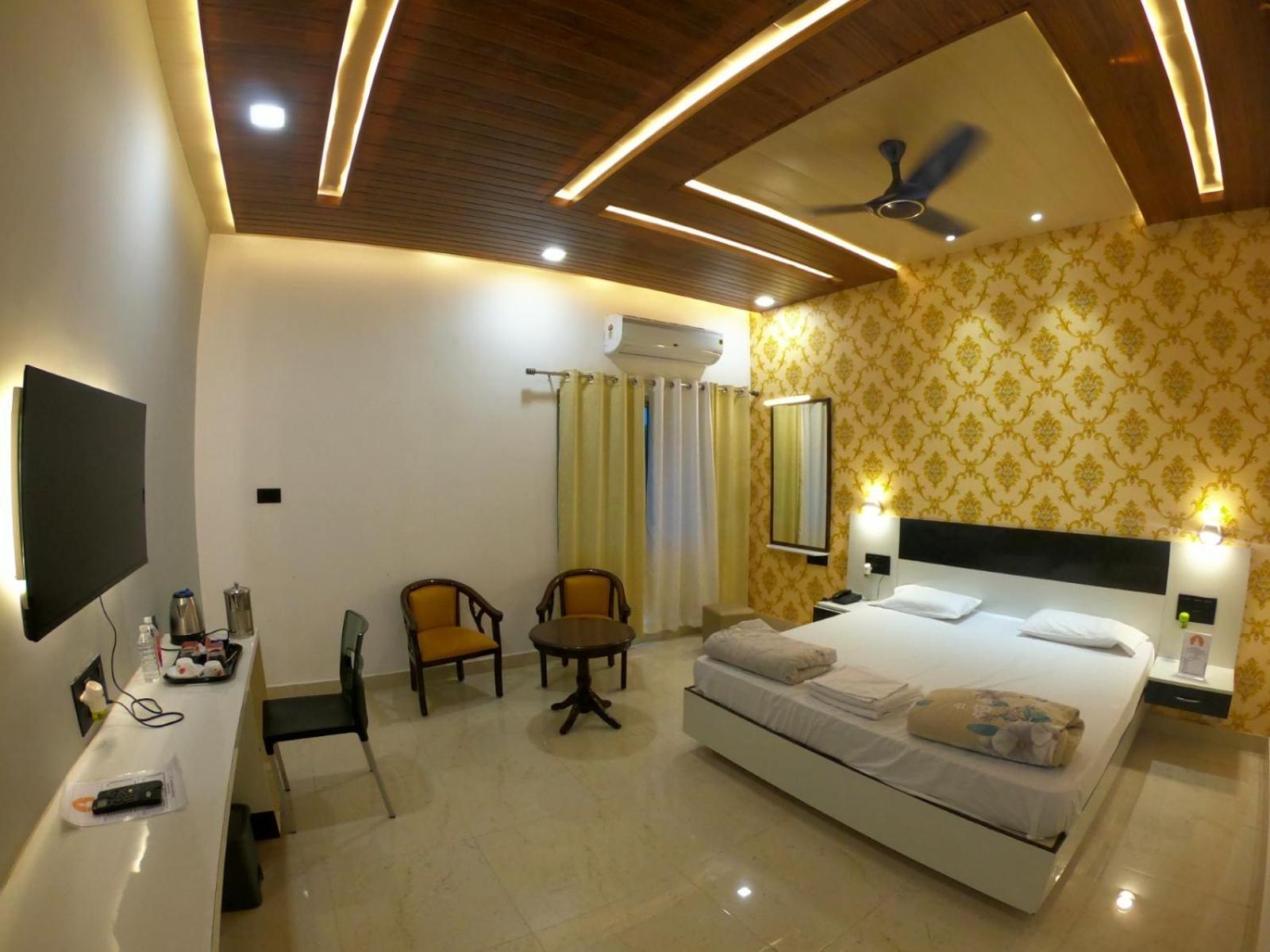 Hotel Buddha Park, Paharia, Варанаси Экстерьер фото